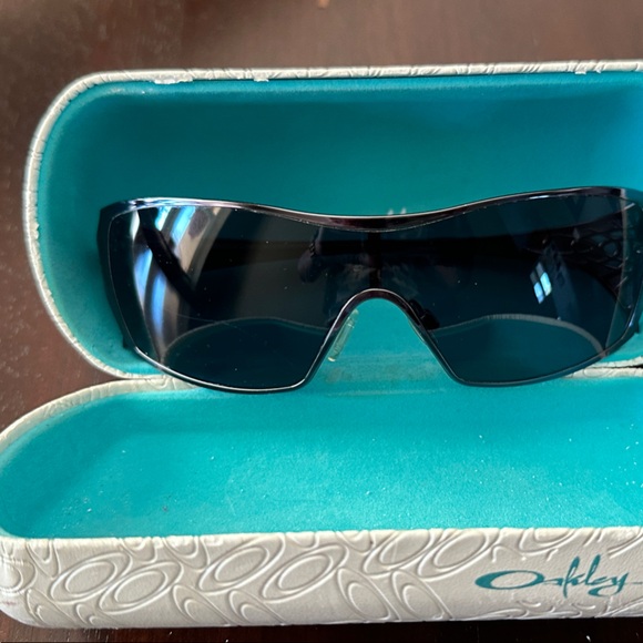 Oakley Black Shield Sunglasses with Decorative Temples. Comes with hard case. - Picture 3 of 6